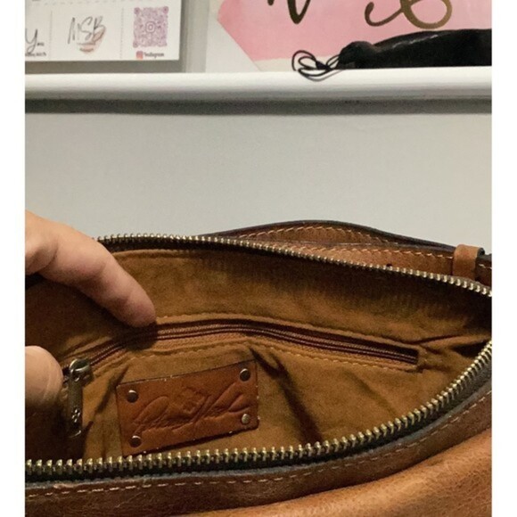 Vintage Brown Leather Crossbody Bag with Gold Accent Patricia‎ Nash Salina - Picture 4 of 7